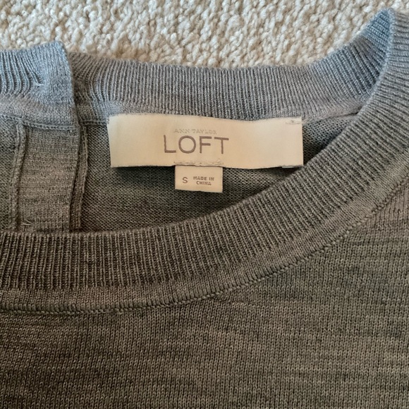 Light weight Loft sweaters - Picture 4 of 13